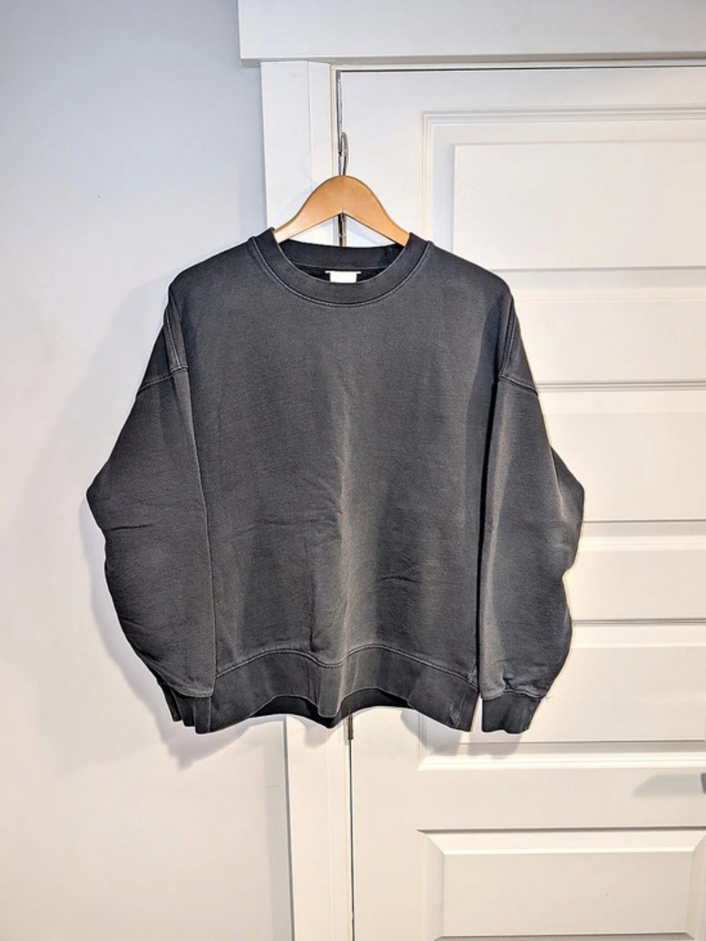 Zara Gray Crewneck Sweatshirt